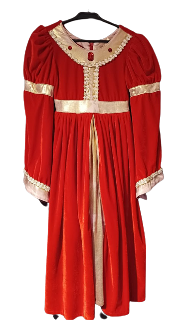 dama_sredniowiecze-removebg-preview